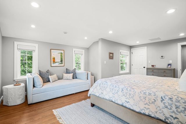 23 Northgate Rd, Wellesley, MA 02481