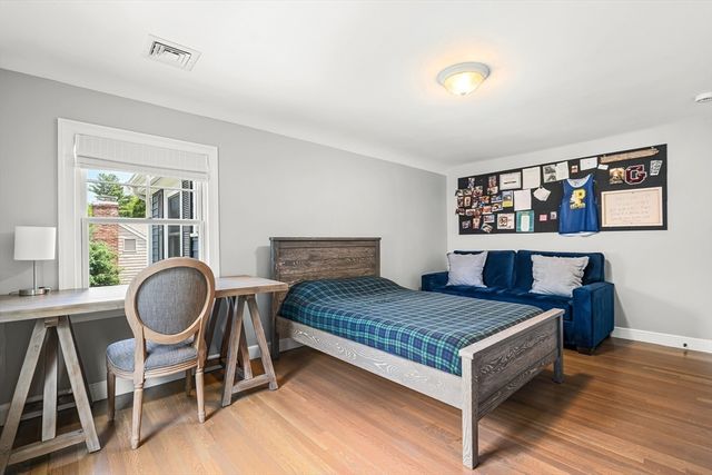 23 Northgate Rd, Wellesley, MA 02481