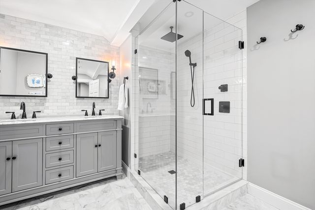 23 Northgate Rd, Wellesley, MA 02481