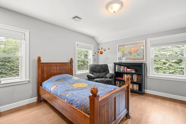 23 Northgate Rd, Wellesley, MA 02481