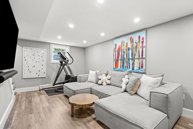 23 Northgate Rd, Wellesley, MA 02481