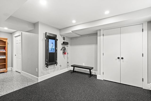 23 Northgate Rd, Wellesley, MA 02481