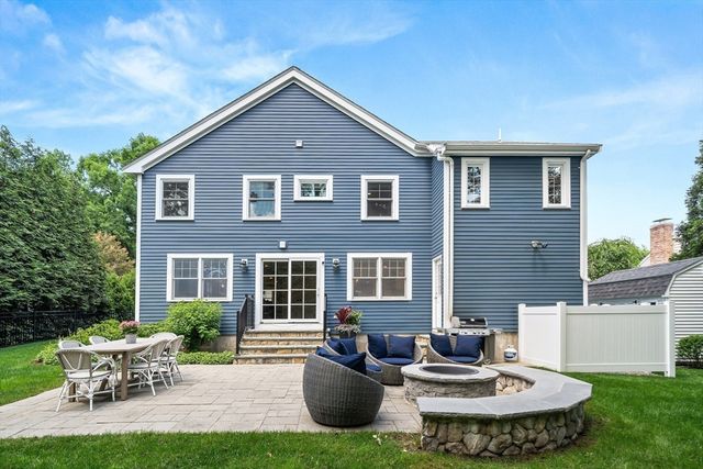 23 Northgate Rd, Wellesley, MA 02481