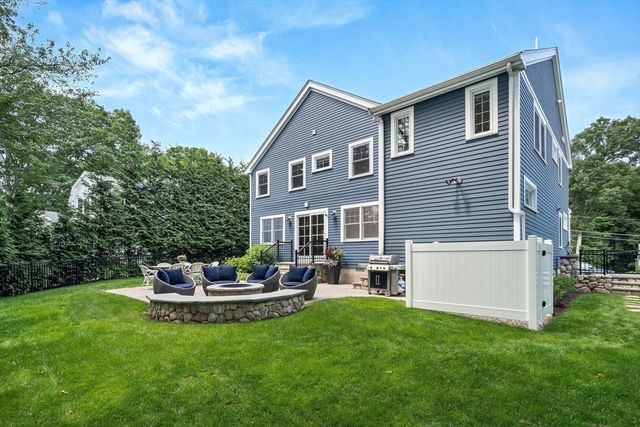 23 Northgate Rd, Wellesley, MA 02481