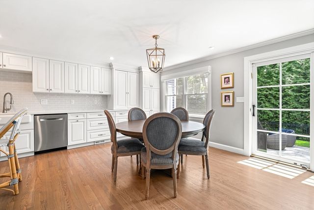 23 Northgate Rd, Wellesley, MA 02481