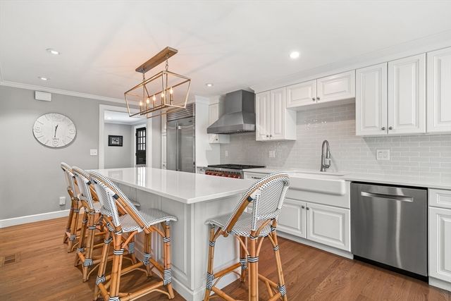 23 Northgate Rd, Wellesley, MA 02481