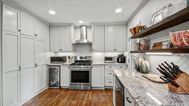4527 Meadowridge Drive, Jackson, MS 39206