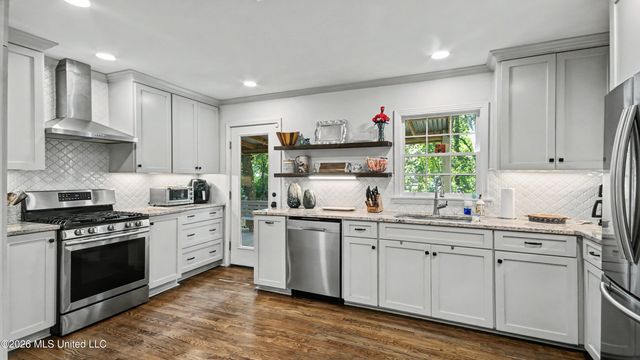 4527 Meadowridge Drive, Jackson, MS 39206