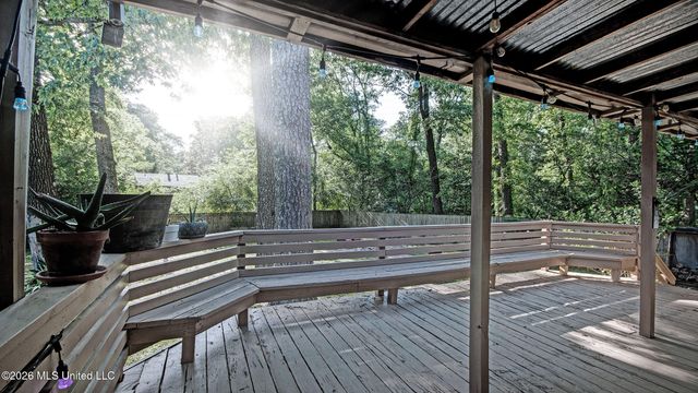 4527 Meadowridge Drive, Jackson, MS 39206