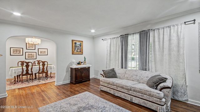 4527 Meadowridge Drive, Jackson, MS 39206