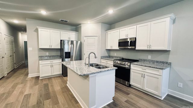 7157 Magnolia Crk Unit 101, San Antonio, TX 78252