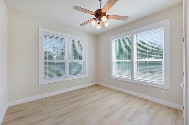 719 W 3rd ST, Taylor, TX 76574
