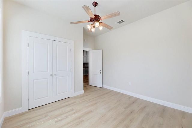 719 W 3rd ST, Taylor, TX 76574