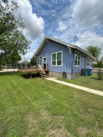 719 W 3rd ST, Taylor, TX 76574