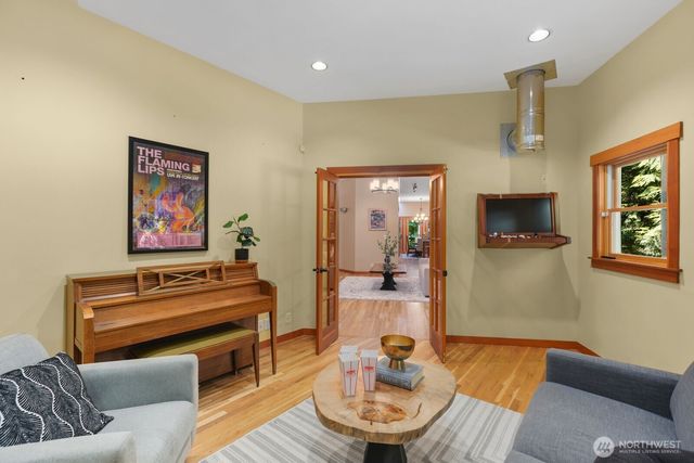 14677 Sivertson Road NE, Bainbridge Island, WA 98110