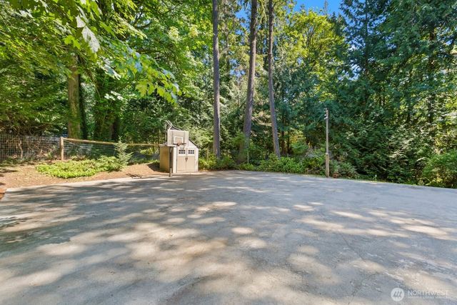 14677 Sivertson Road NE, Bainbridge Island, WA 98110