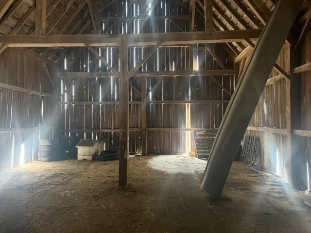 8910 Kraft Avenue, Caledonia, MI 49316