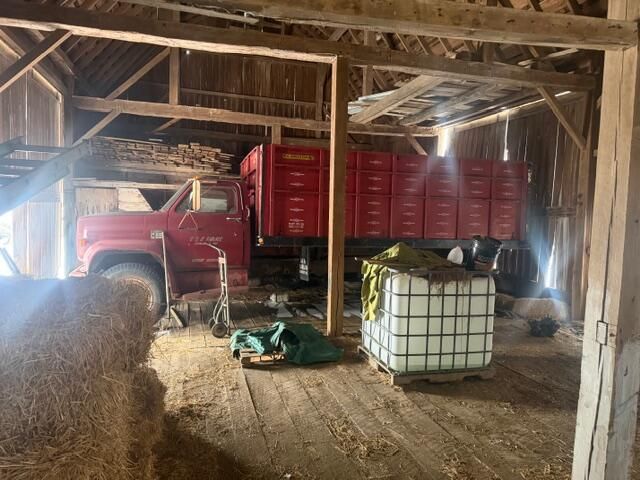 8910 Kraft Avenue, Caledonia, MI 49316