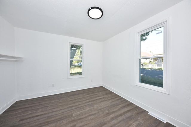 N5415 Park AVENUE, Fredonia, WI 53021