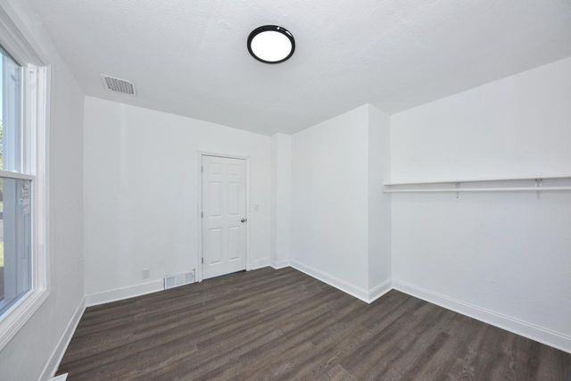 N5415 Park AVENUE, Fredonia, WI 53021