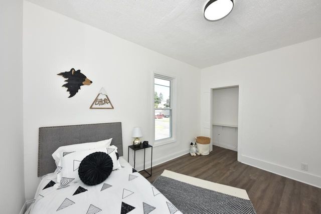 N5415 Park AVENUE, Fredonia, WI 53021