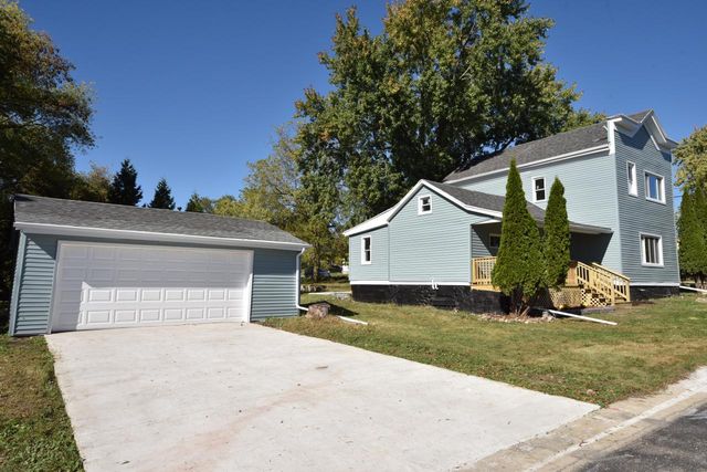 N5415 Park AVENUE, Fredonia, WI 53021