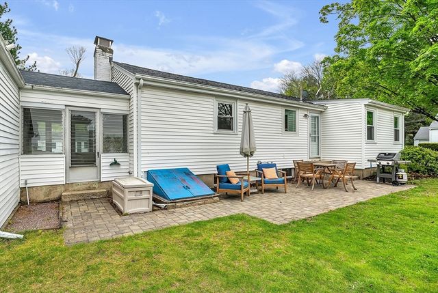 65 Florita Dr, Framingham, MA 01702
