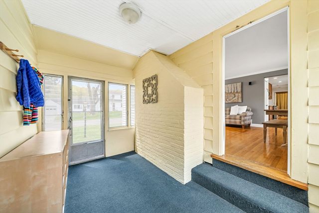 65 Florita Dr, Framingham, MA 01702