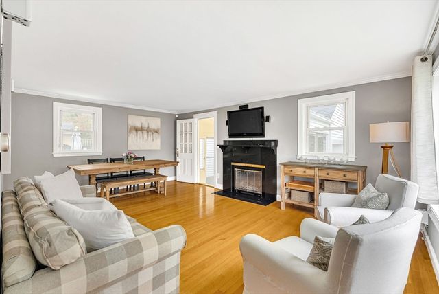 65 Florita Dr, Framingham, MA 01702