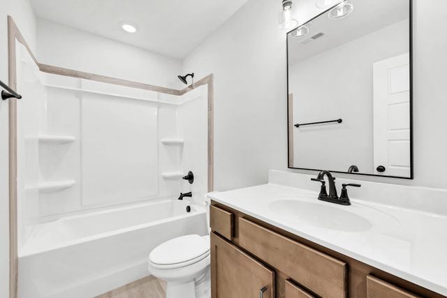 145 Monaghan Dr, Clarksville, TN 37042