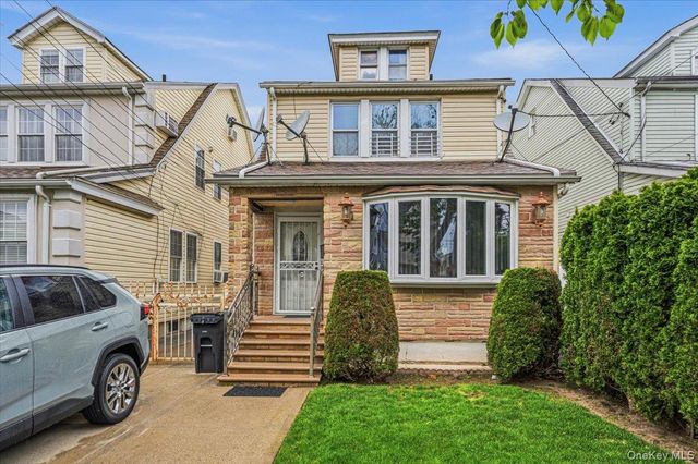 22173 91st Road, Queens Village, NY 11428