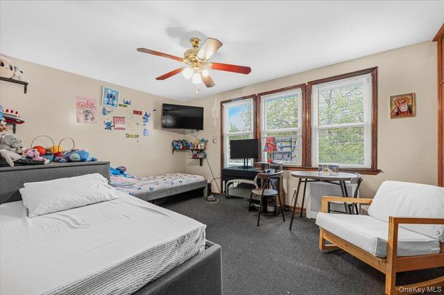 22173 91st Road, Queens Village, NY 11428