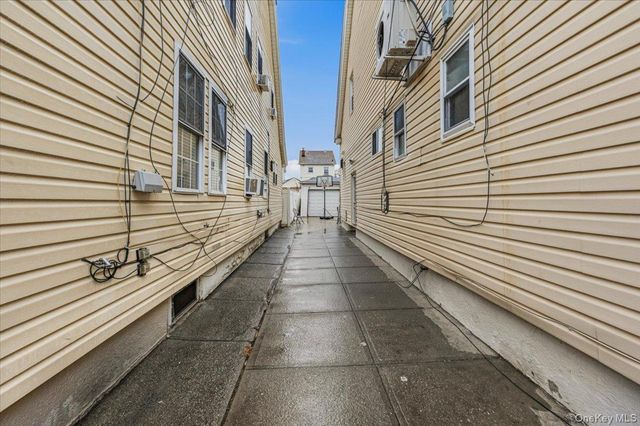 22173 91st Road, Queens Village, NY 11428
