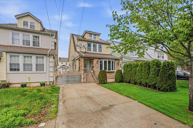 22173 91st Road, Queens Village, NY 11428