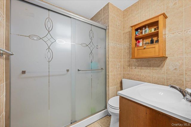 22173 91st Road, Queens Village, NY 11428