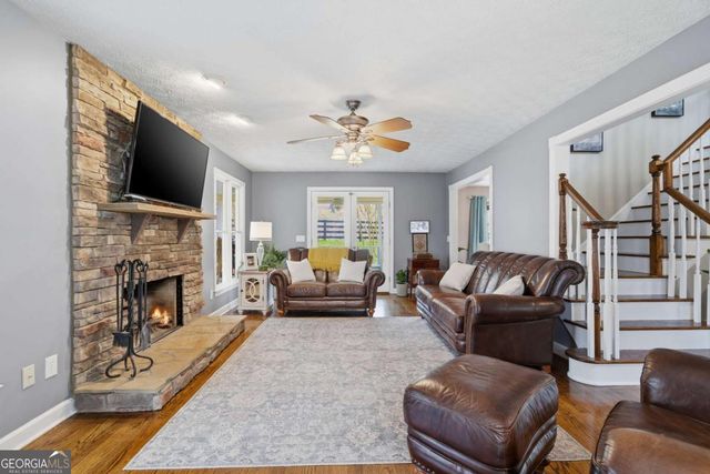 680 E Valley Road NE, Rydal, GA 30171