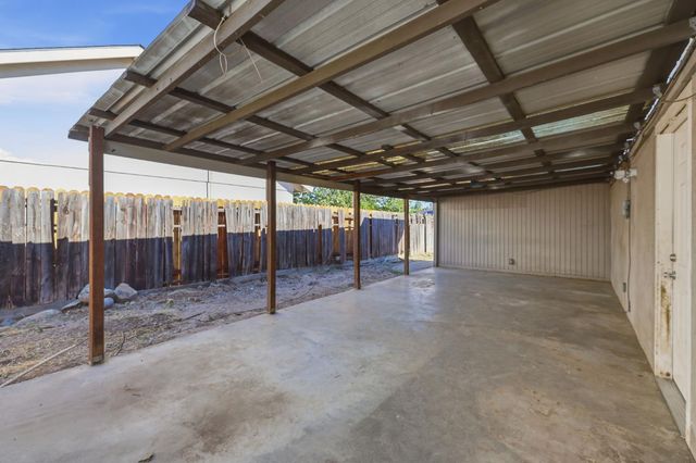 6457 Channing Dr, North Highlands, CA 95660