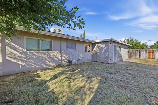 6457 Channing Dr, North Highlands, CA 95660