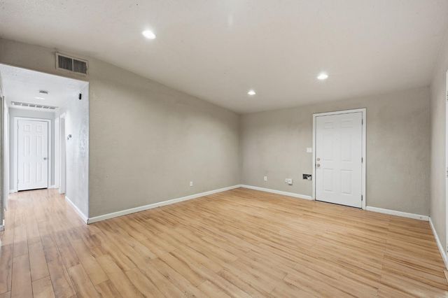 6457 Channing Dr, North Highlands, CA 95660
