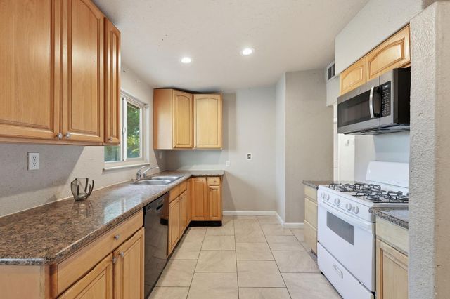 6457 Channing Dr, North Highlands, CA 95660