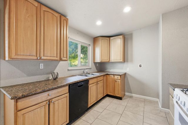 6457 Channing Dr, North Highlands, CA 95660
