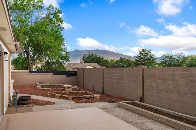 4829 Platinum Loop NE, Albuquerque, NM 87124