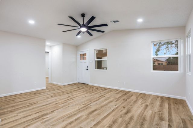 4829 Platinum Loop NE, Albuquerque, NM 87124