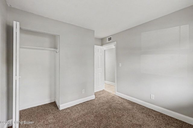 5306 Regent Way, Louisville, KY 40218