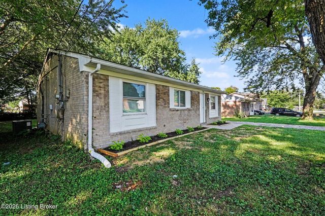 5306 Regent Way, Louisville, KY 40218