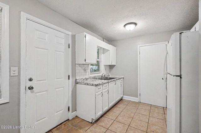 5306 Regent Way, Louisville, KY 40218