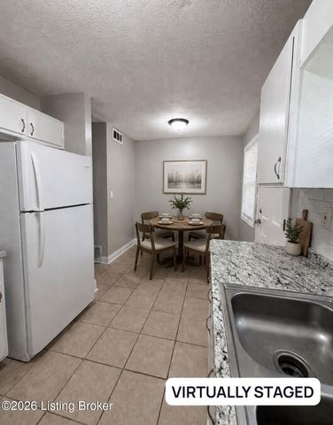 5306 Regent Way, Louisville, KY 40218