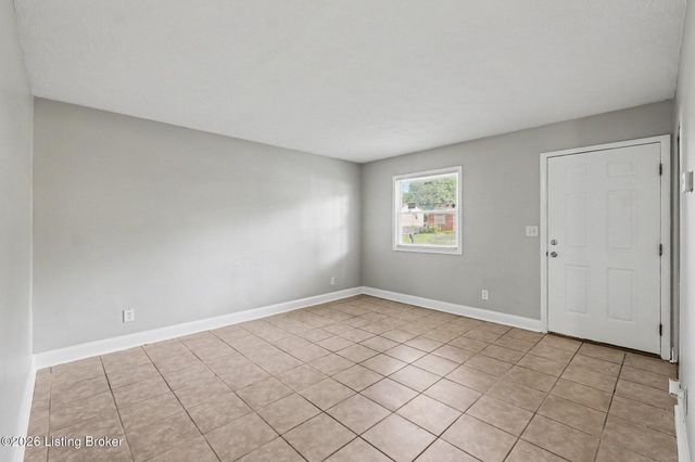 5306 Regent Way, Louisville, KY 40218