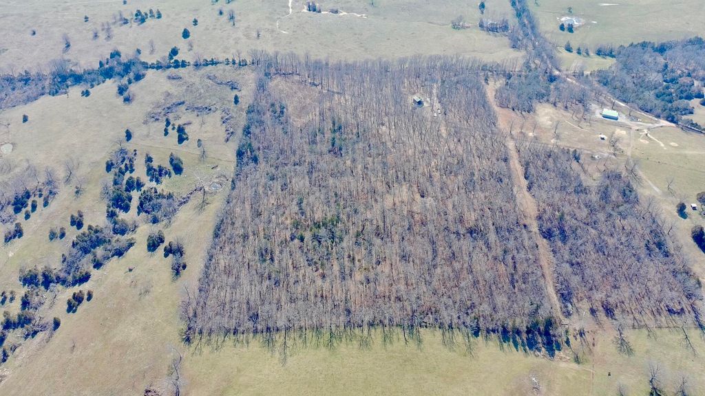 1790 County Rd A-435, Ava, MO 65608