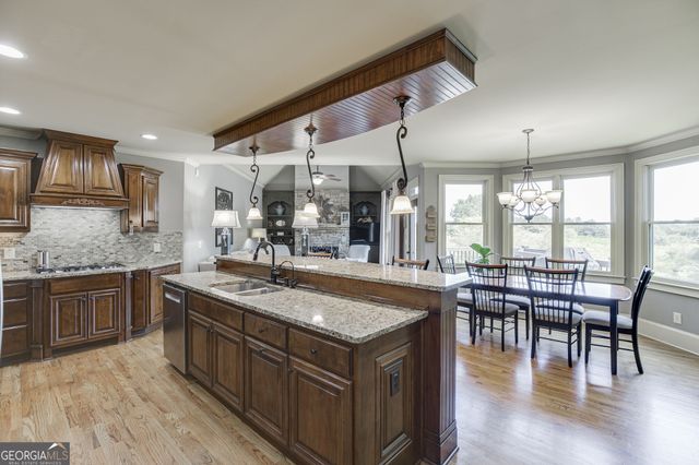 2461 Hopehaven Way, Hoschton, GA 30548